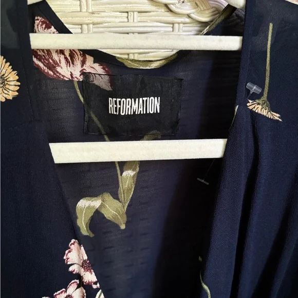 Reformation S/P wrap floral dress - Picture 5 of 7